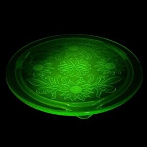 Jeanette Sunflower Vaseline Glass Cake Plate Green Uranium Depression 3 Footed
